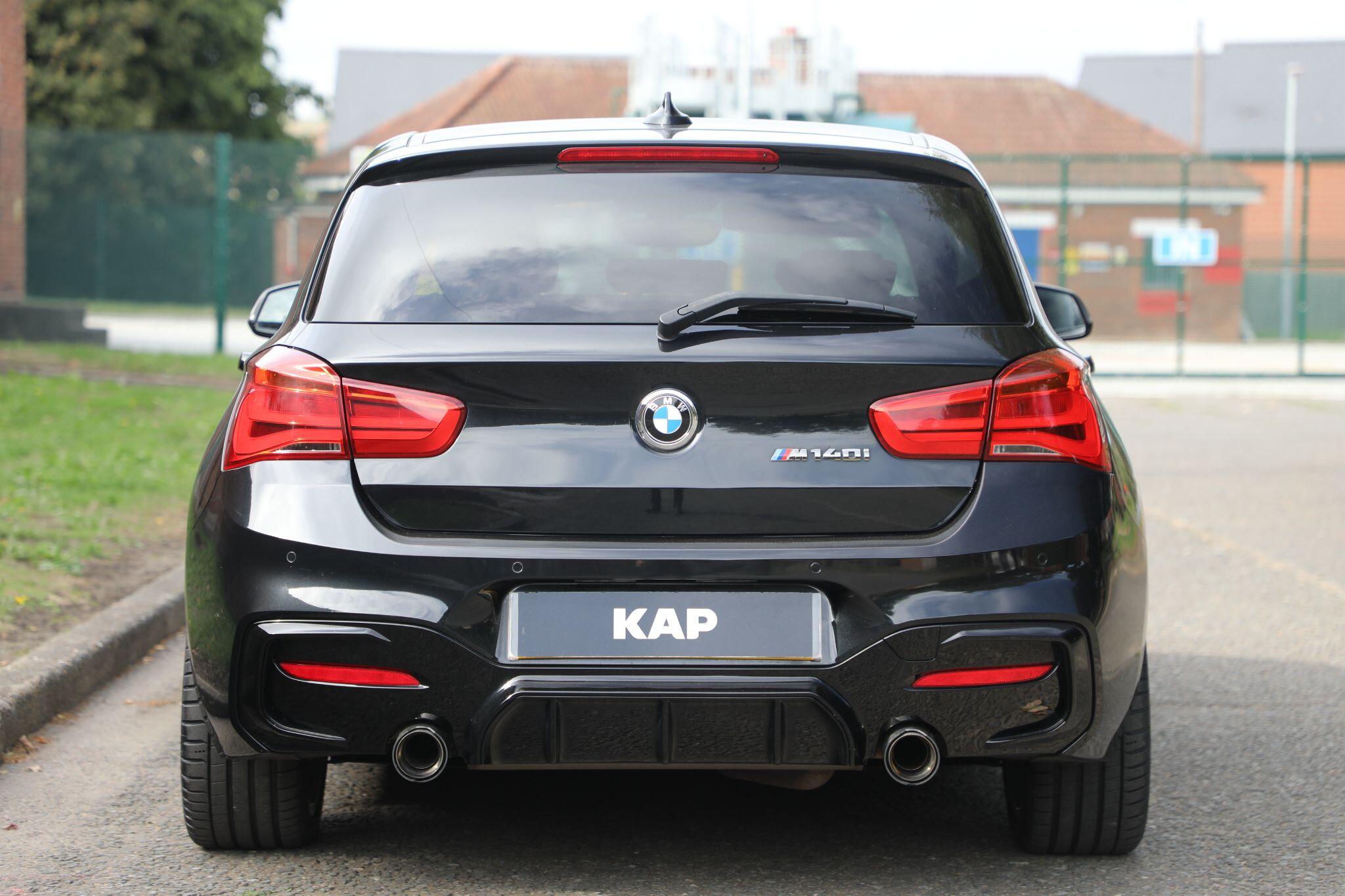 Large vehicle image
